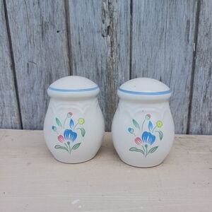 Floral Expressions By Hearthside Japan Salt & Pepper Shaker Set Pattern No Plugs